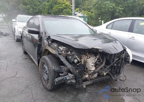 2015 Nissan Altima 2.5/2.5 S/2.5 Sl/2.5 Sv z USA, uszkodzony, nr VIN 1N4AL3AP7FN379301